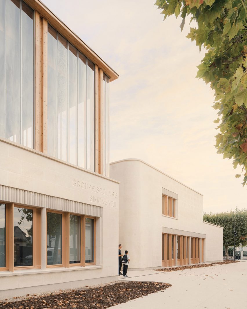 Stone and timber school in France