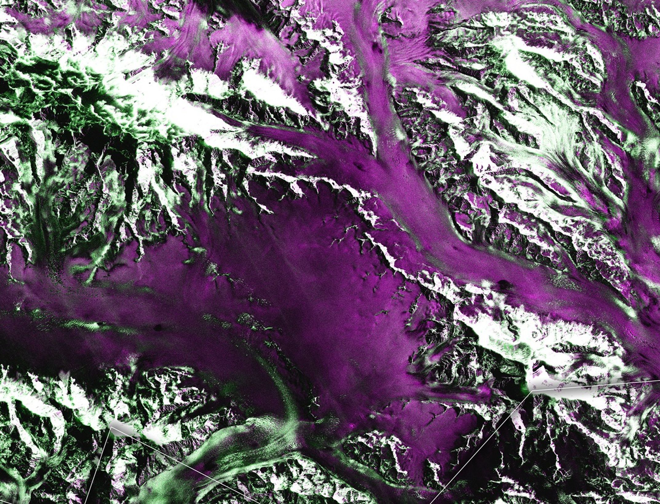 False-color radar images show more rough terrain (green) in the St. Elias Mountains near Hubbard Glacier after an earthquake on December 6, 2025, indicating landslides and avalanches.