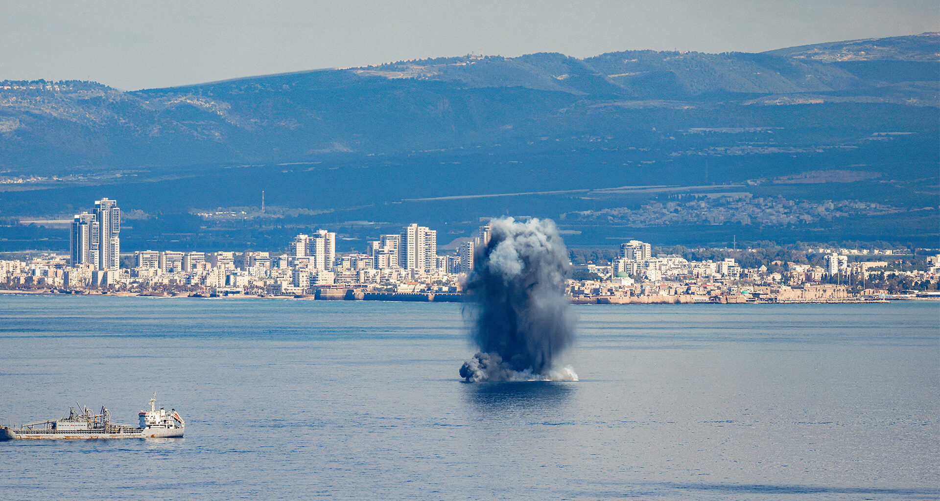 Israeli defence system intercepts Iranian missiles over Haifa | Israel-Iran conflict