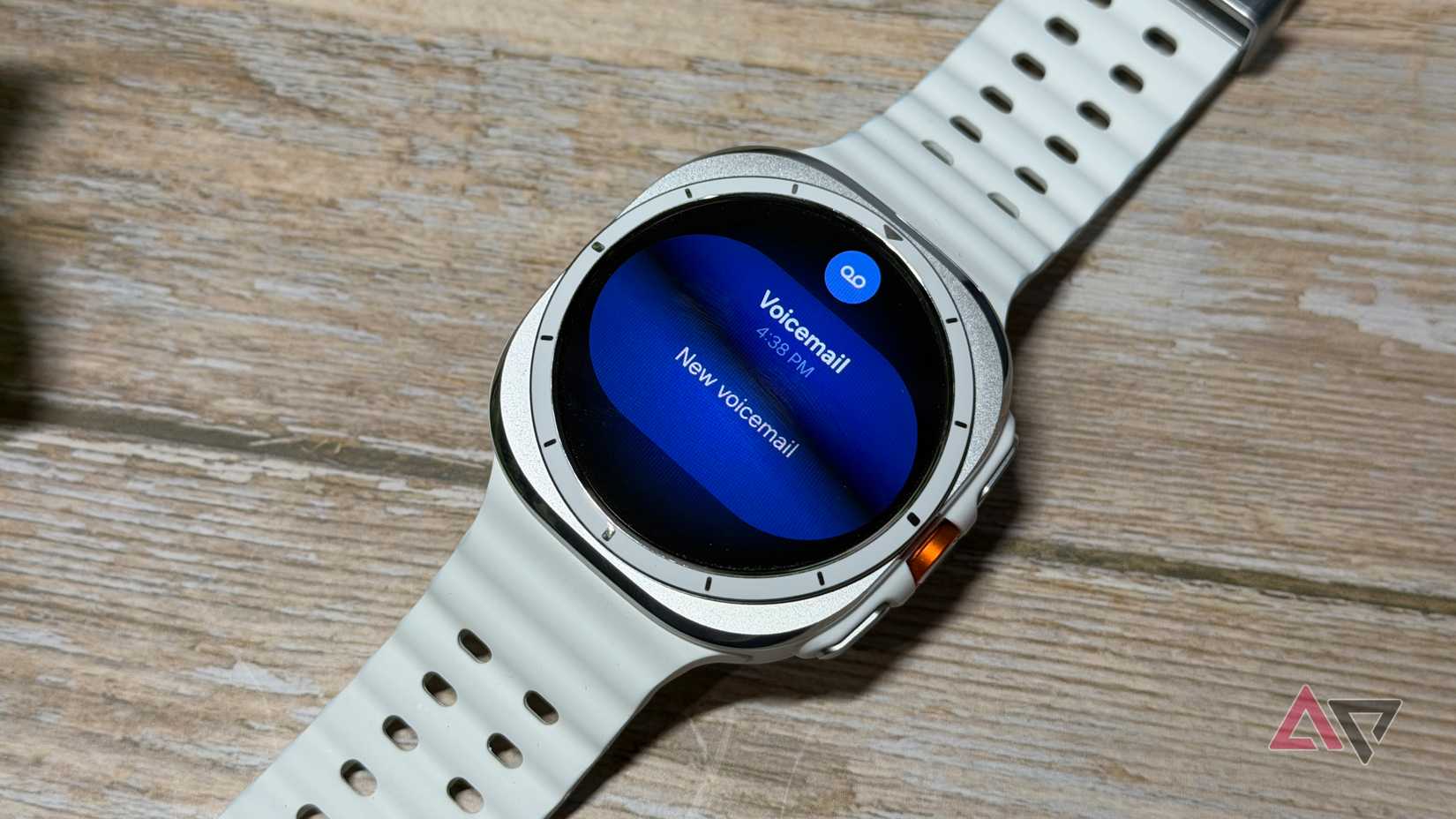 Voicemail notification seen on the Galaxy Watch Ultra