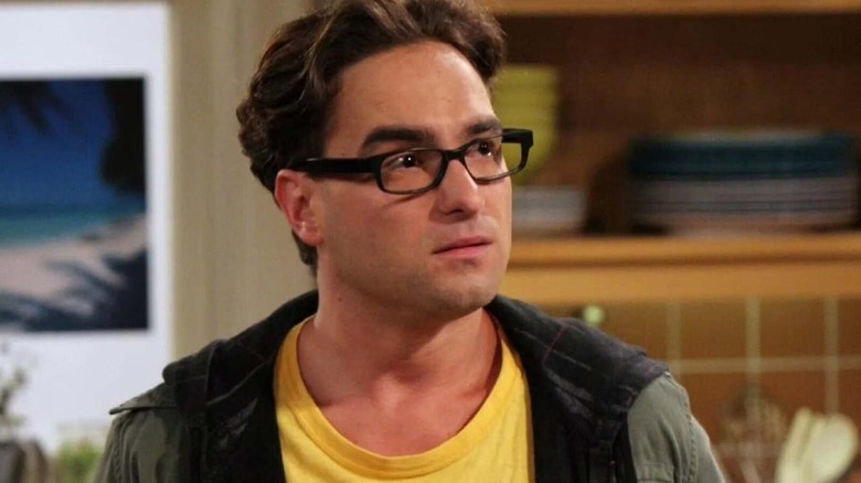 Johnny Galecki's Leonard Hofstadter wearing a hoodie and yellow shirt on The Big Bang Theory