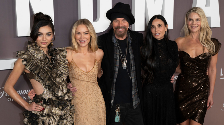 Paulina Chavez, Michelle Randolph, Billy Bob Thornton, Demi Moore and Ali Larter smiling