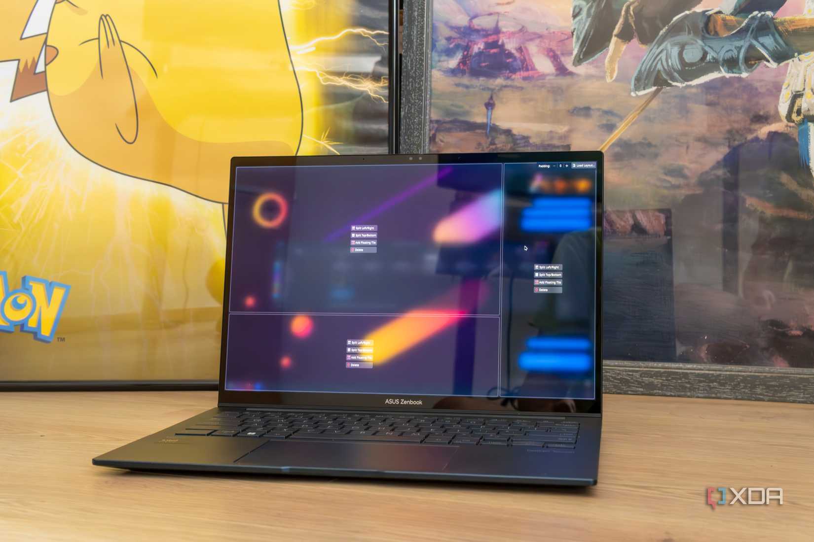 A laptop running KDE Plasma showing the tiling layout editor