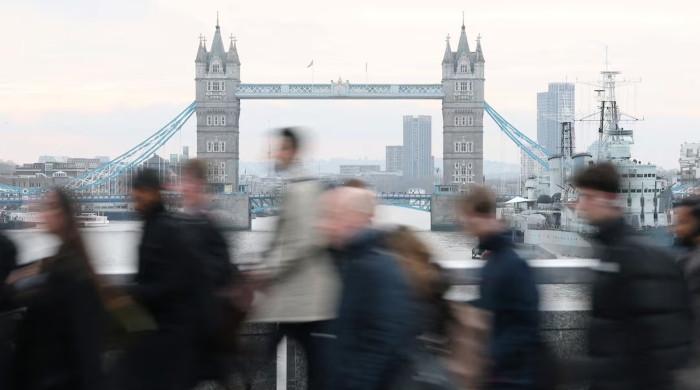 Rising UK youth unemployment tests govt over wage pledge