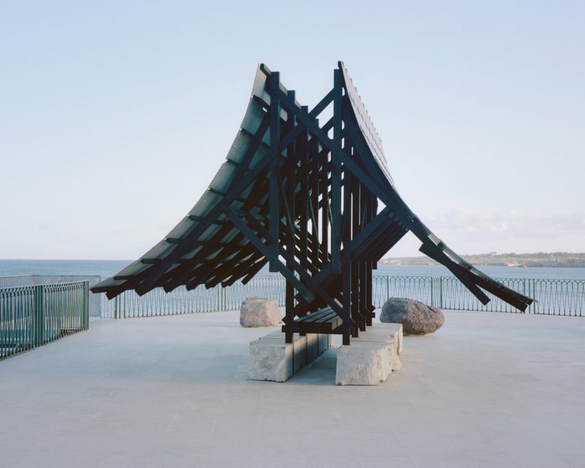 Wood-and-stone pavilion in Sicily