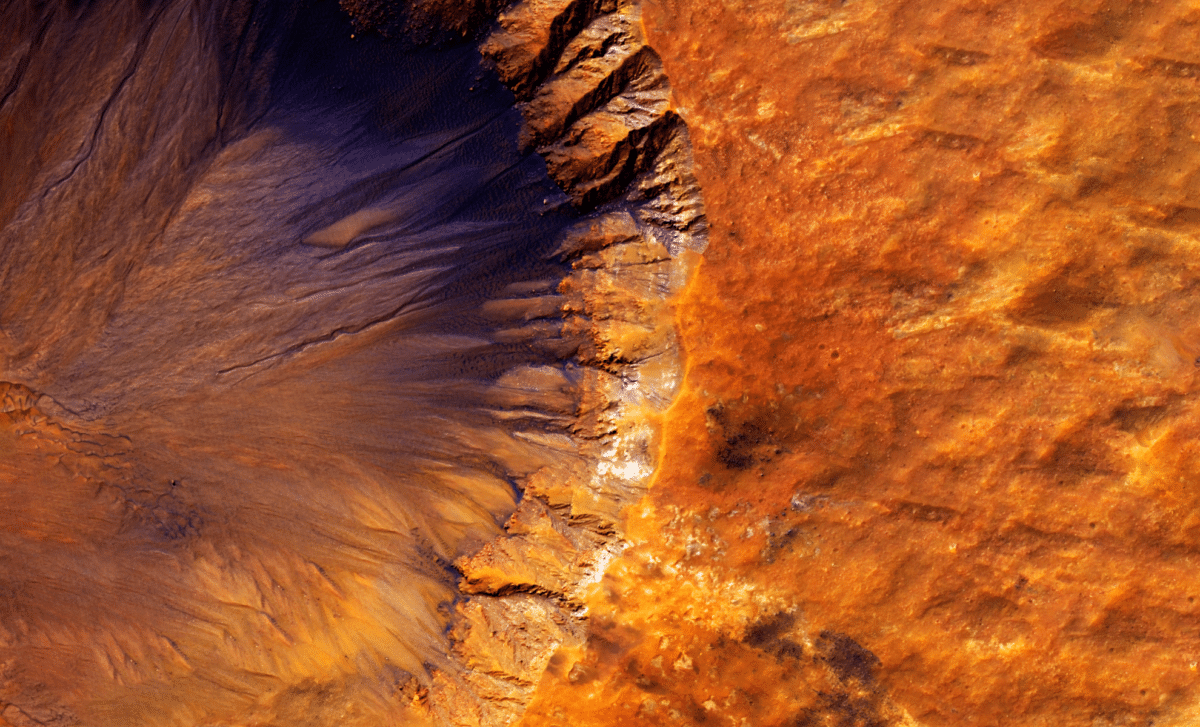 Mars Ice Could Be Hiding Life From 50 Million Years Ago, And Nasa Just Proved It!
