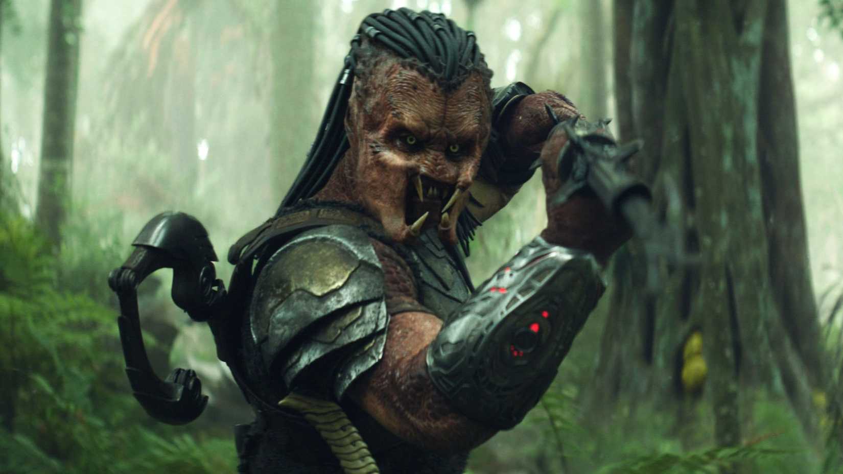 Dimitrius Schuster-Koloamatangi as Dek in Predator: Badlands