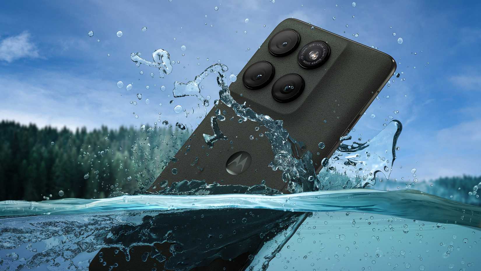 Moto Edge 2025 immersed in water