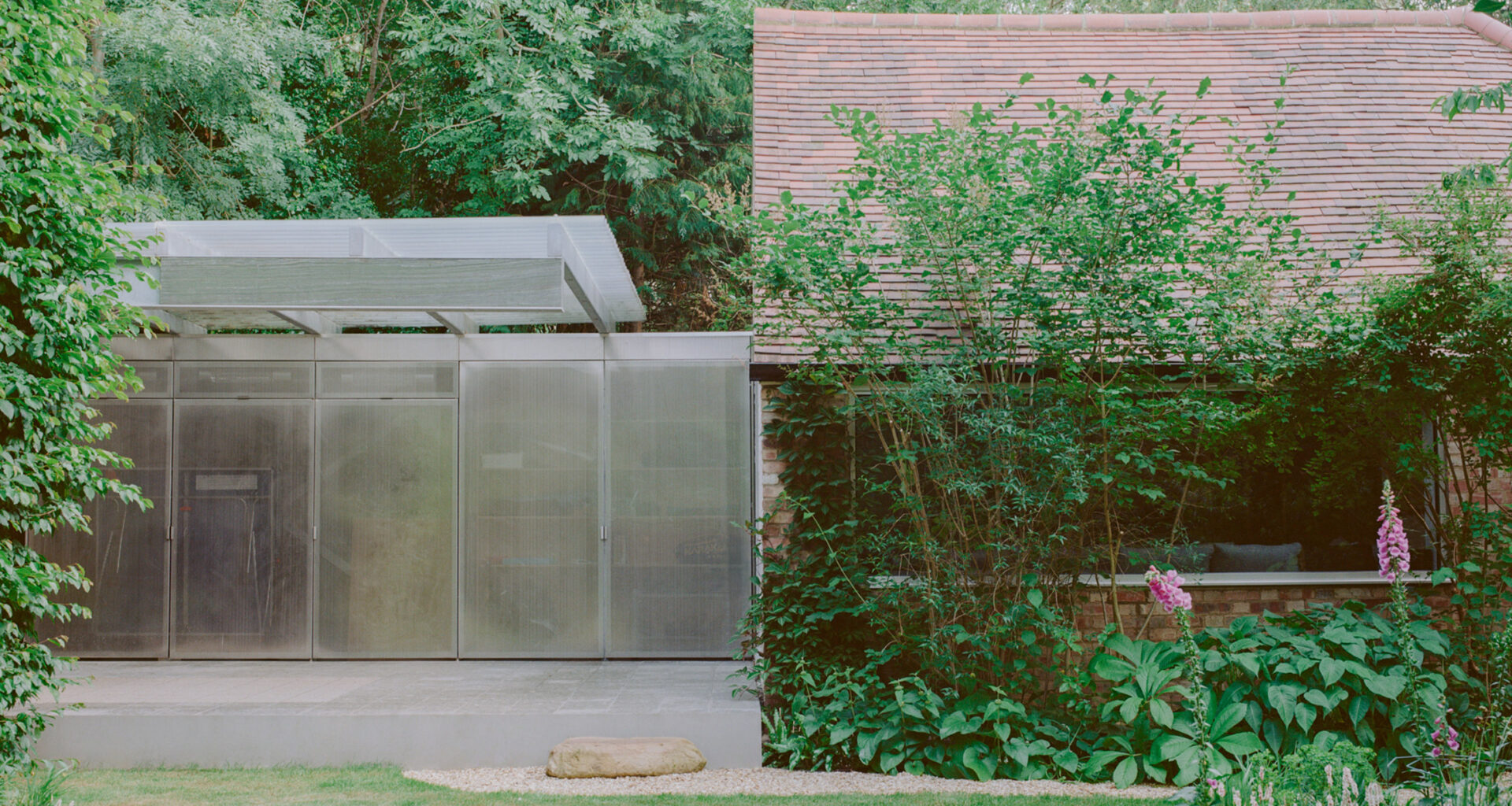 Exeter Road Pavilion by Neiheiser Argyros