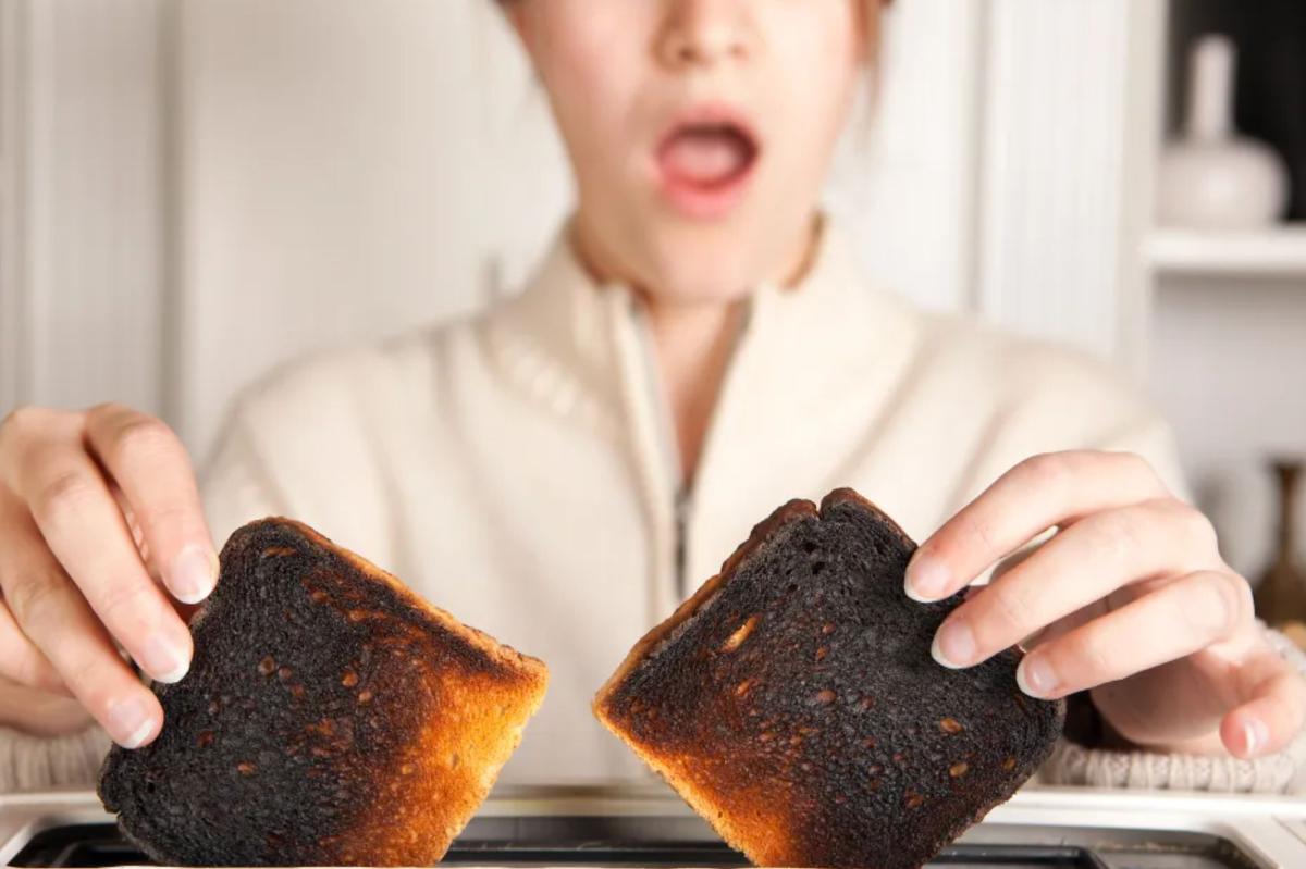 Is burnt food really that bad for you? How to avoid the risks