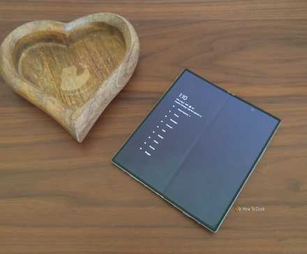 Niagara Launcher on a Galaxy Z Fold 6 with a minimalist theme.