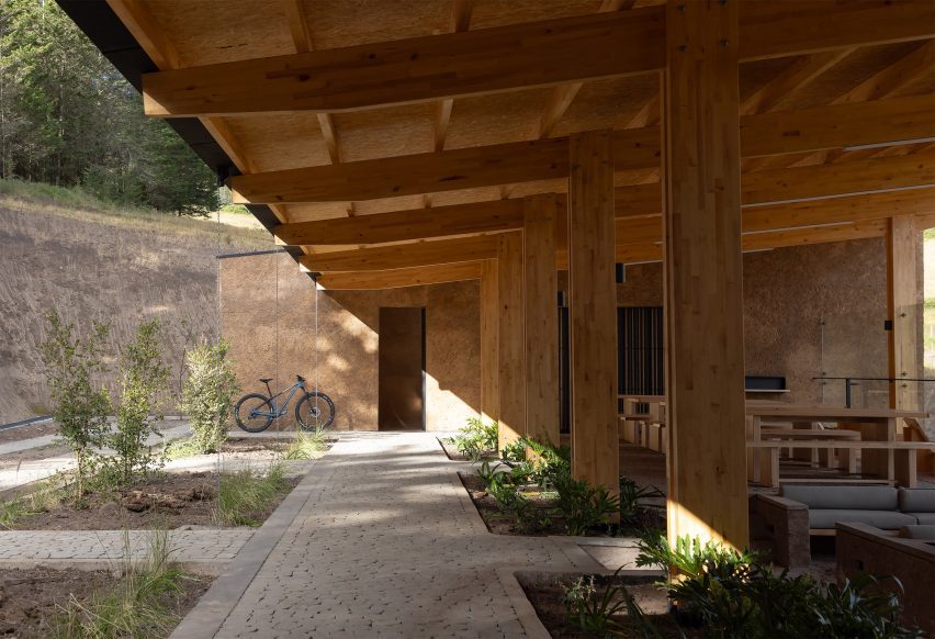 Low-rise building on a hillside in Ecuador