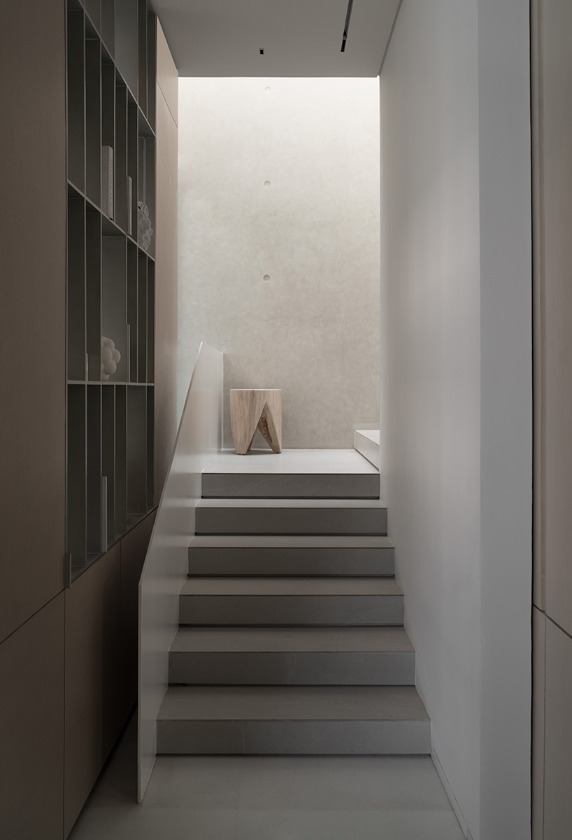 an interplay of restrained volumes and voids composes residence_bb 214 in india