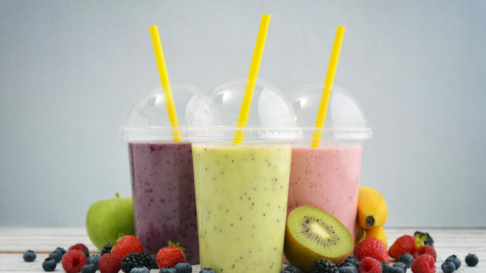 Not a bad option: fruit smoothie (Photo: Shutterstock) שייק פירות שייקים
