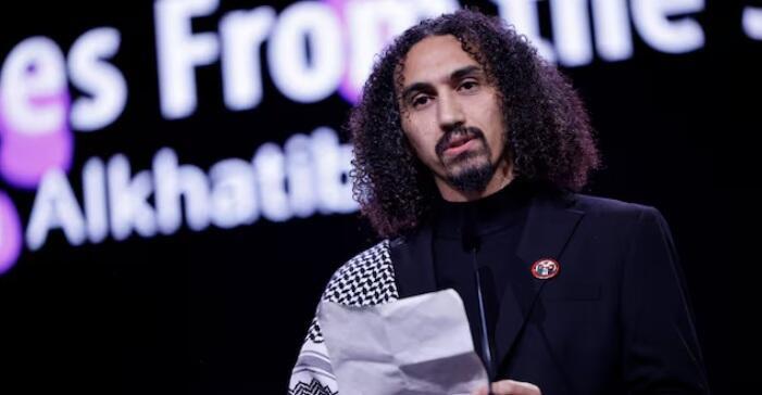 Director Abdallah Alkhatib accepts the GWFF Best Feature Film Debut Award for 'Chronicles From the Siege' 