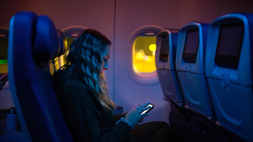 500 passengers were forced to spend the night aboard grounded aircraft (Photo: Brocreative/ shutterstock) טיסת לילה