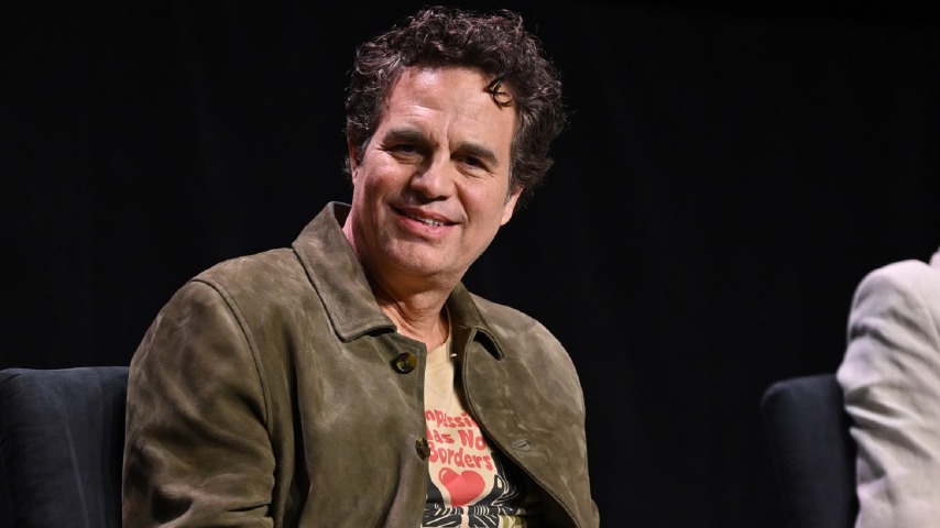 Mark Ruffalo inserts himself into James Cameron's Netflix fight
