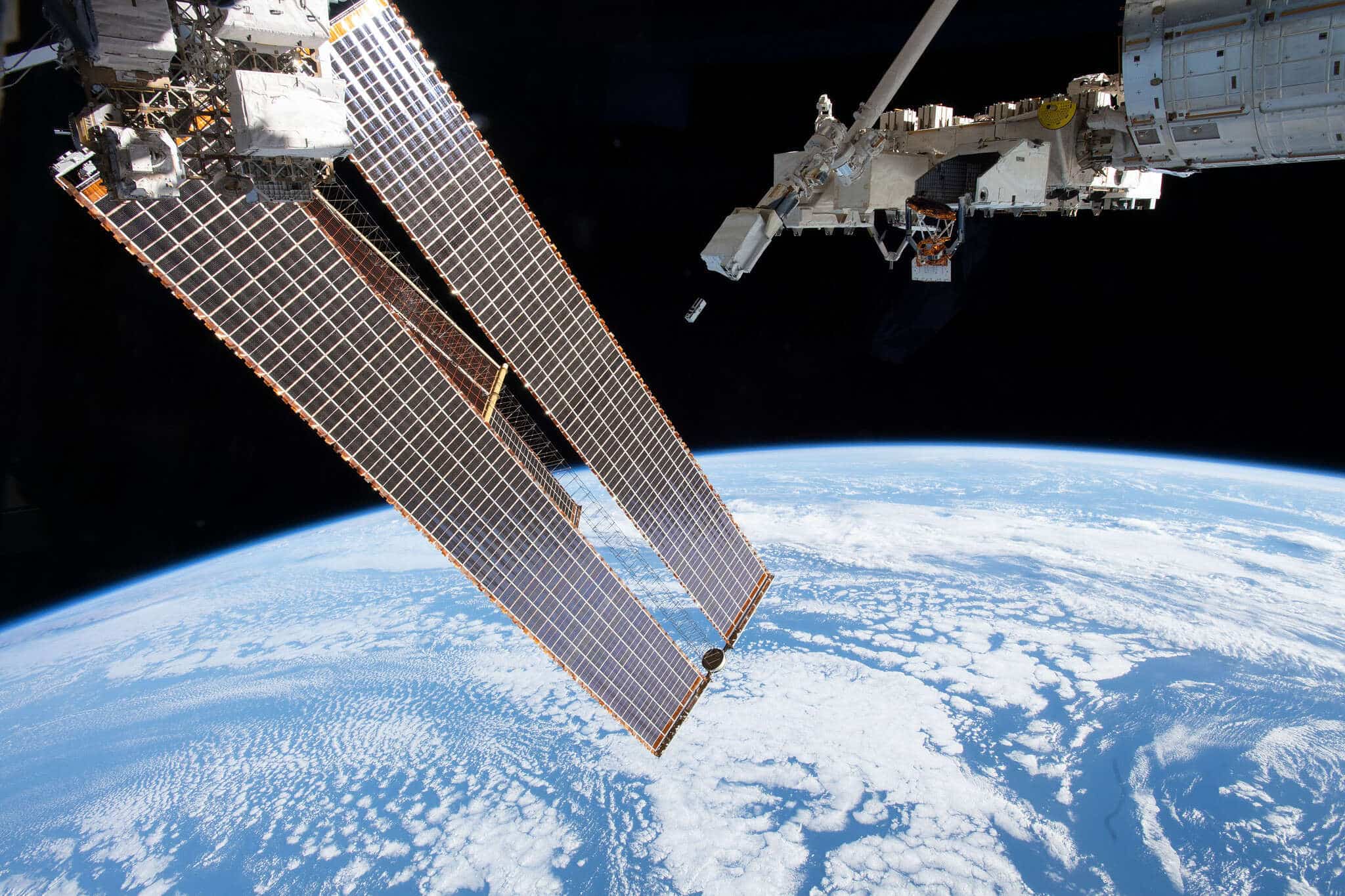 satellite technology Greece