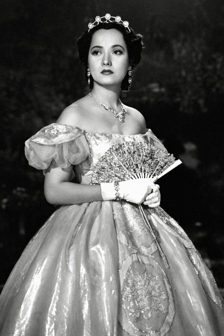 Both Oberon and Robbie's Cathy are dripping in jewels once they reach Thrushcross Grange.