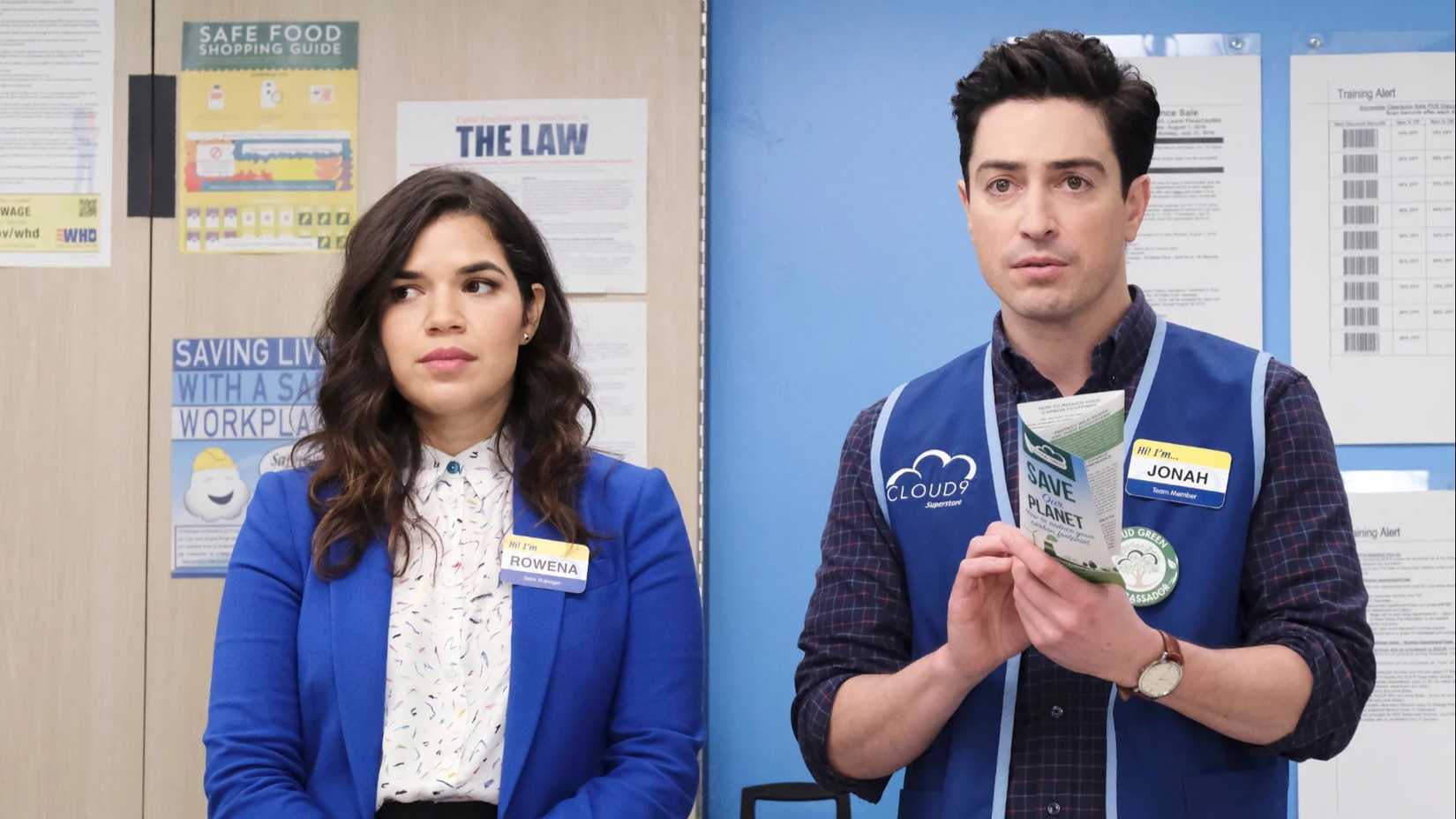 Jonah and Amy in the sitcom Superstore.