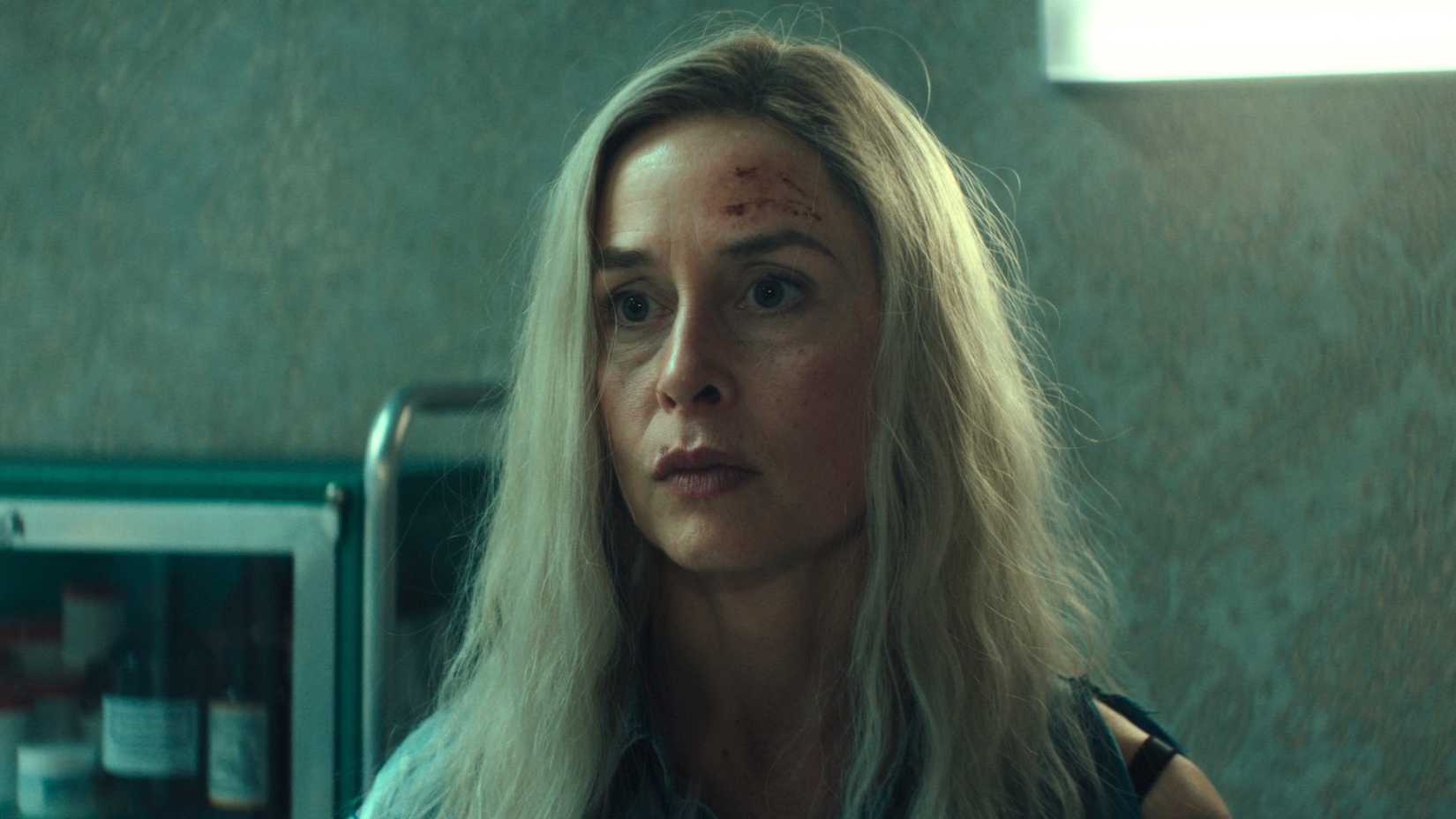 Susanne Wolff in Unfamiliar season 1