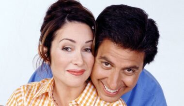 How Everybody Loves Raymond's 'Bad Moon Rising' Changed Sitcoms 25 Years Ago