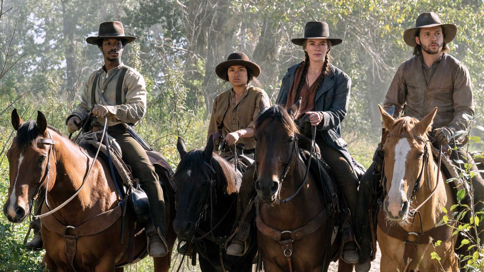 Lamar Johnson, Natalia del Riego, Lena Headey and Nick Robinson riding horses in The Abandons