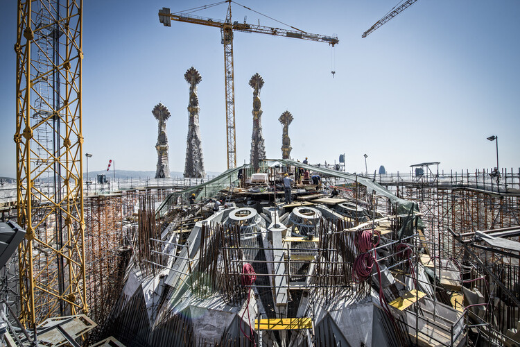 The Final Piece of Gaudí’s Sagrada Familia Central Tower Installed in Barcelona - Image 9 of 12
