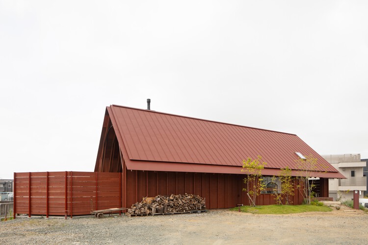 The Stable and the Orange Barn / Nobuyasu Hattori + Shota Koga - Exterior Photography, Wood