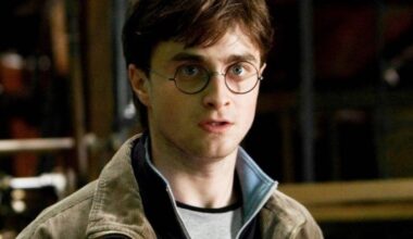 Daniel Radcliffe seeks to avoid being an "odd spectre" in Harry Potter series, announces intentions