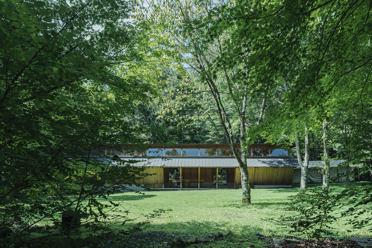 Three Roofs Timber Hall  / OOTT - Image 27 of 28