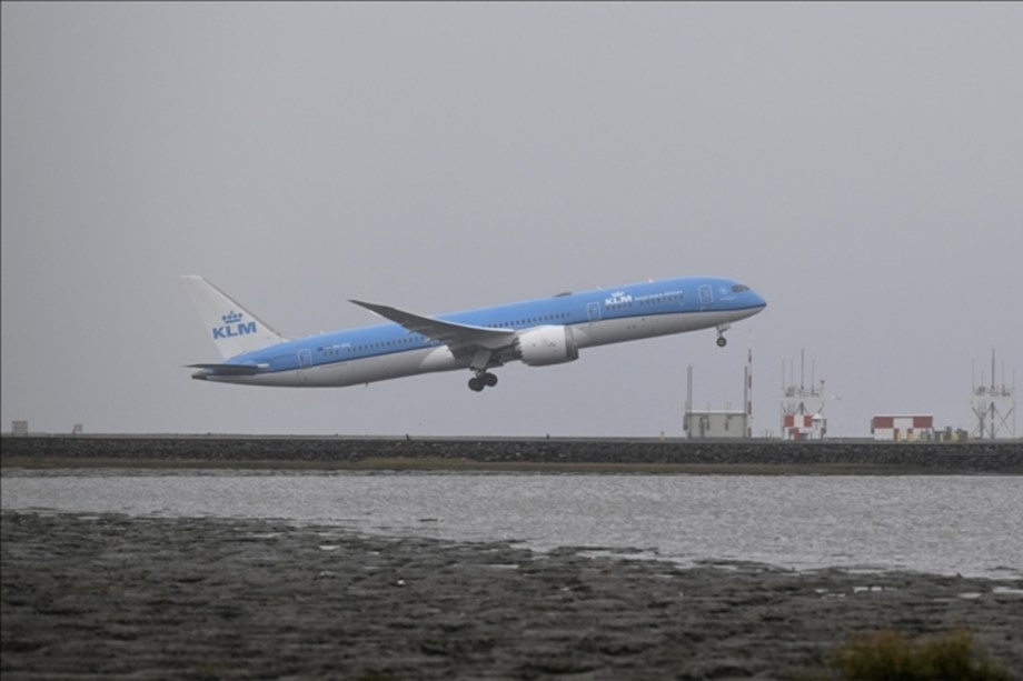 International airlines suspend flights to Tel Aviv amid regional tensions – Middle East Monitor