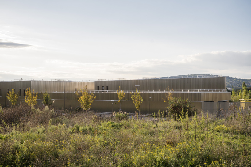 reflective steel sheet cladding wraps achères technical center in france