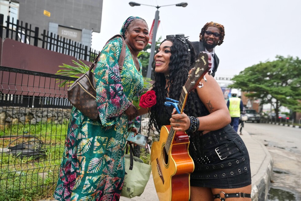 Nigerian rock artist helps people pause and feel loved despite big-city stress