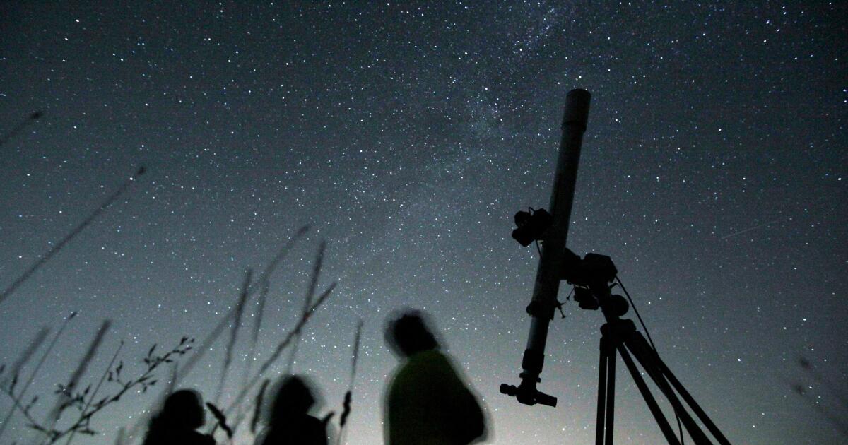 6 planets will parade across the night sky this weekend