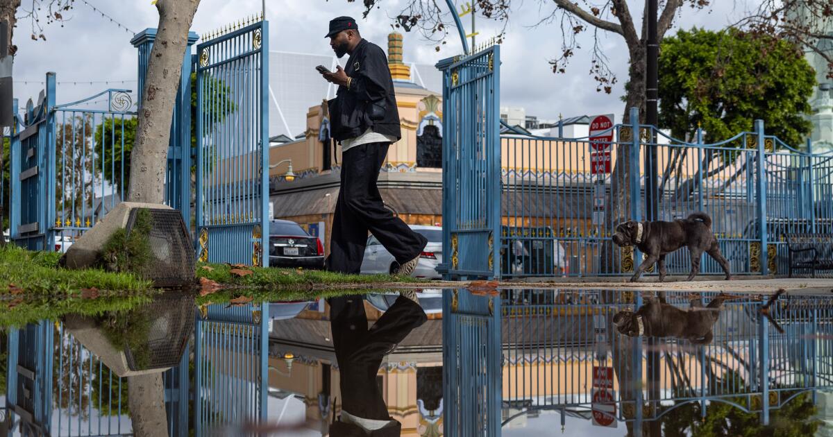 Storm set to pummel L.A. with heavy rains, flooding and beach hazards