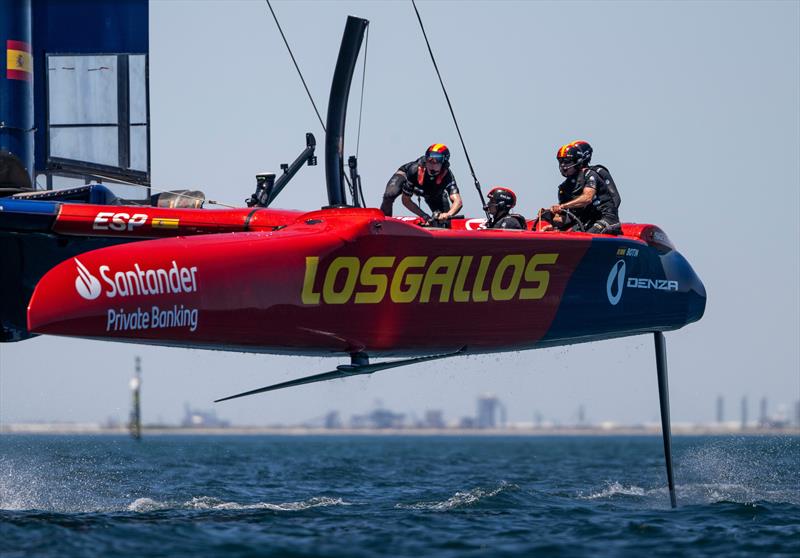 Spainish team confident of racing in Auckland after major repair