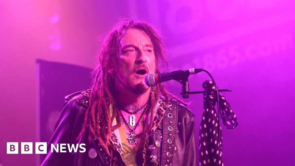 Newcastle rock singer Ginger Wildheart reveals cancer diagnosis - BBC