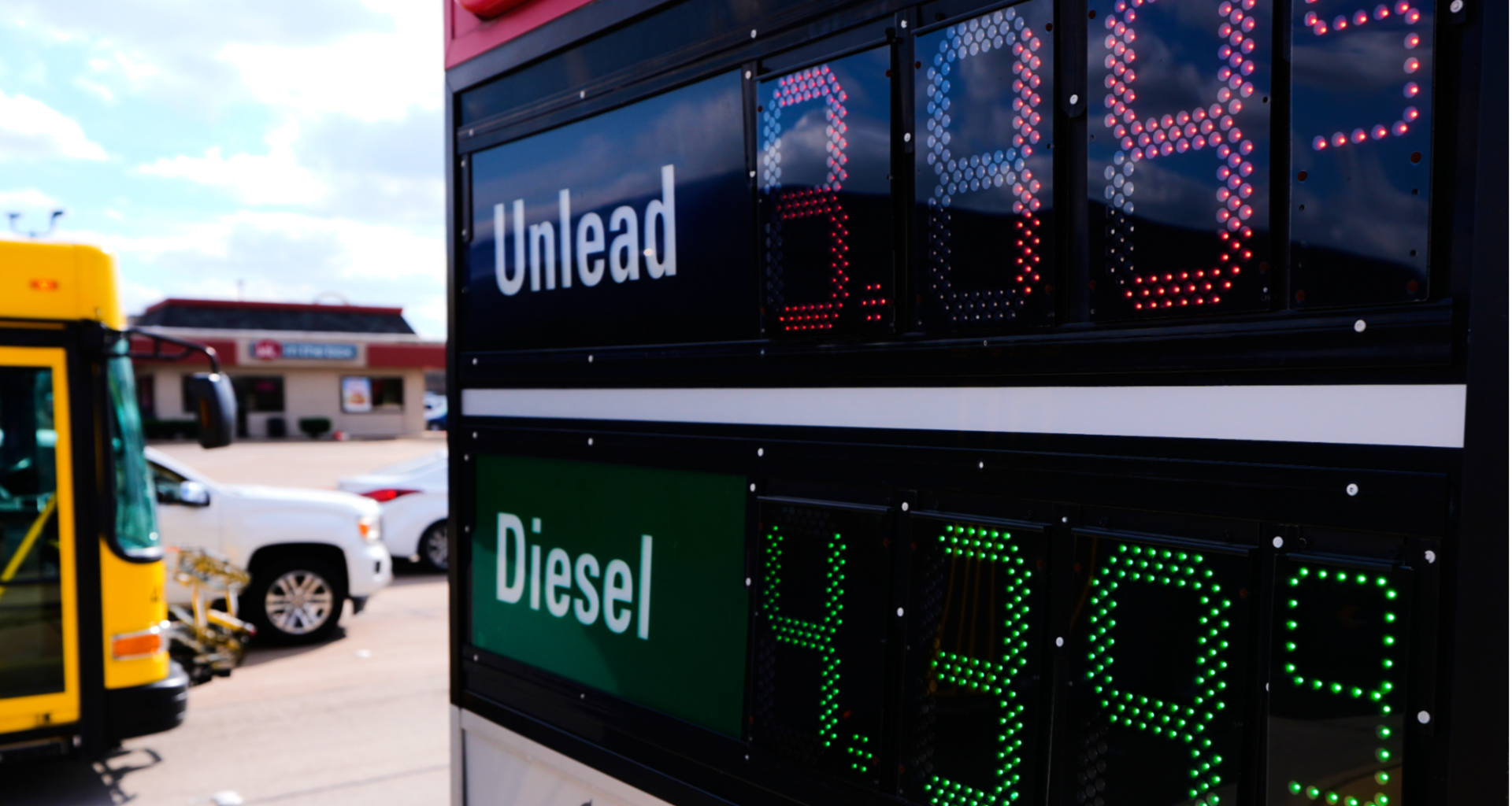 Oil price retreats below $100 as G7 signals readiness to release emergency reserves