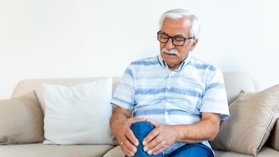 Find out how to reduce leg pain among older adults. (Picture credit: Freepik)