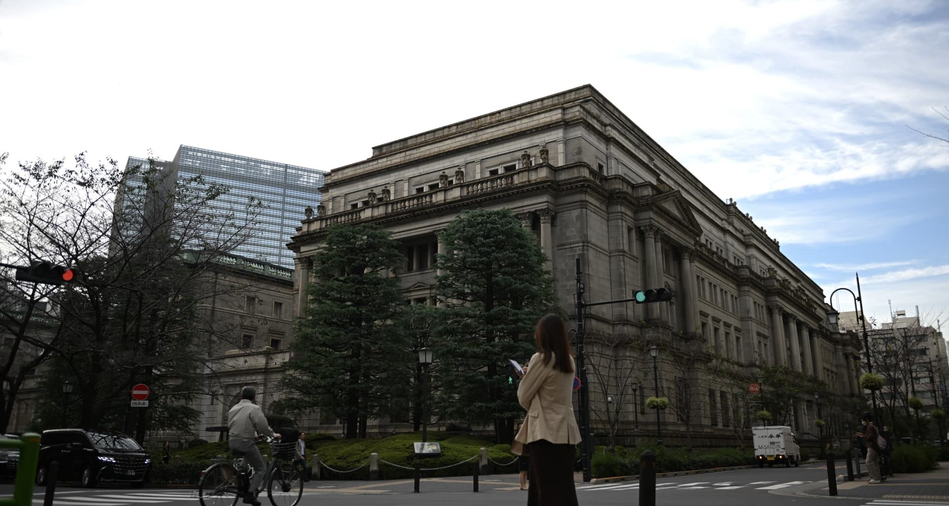 Asia markets dip as Dow touches new closing low; BOJ decision on deck