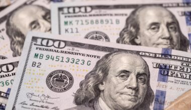 War sets dollar for monthly rise, yen recovers on intervention threat