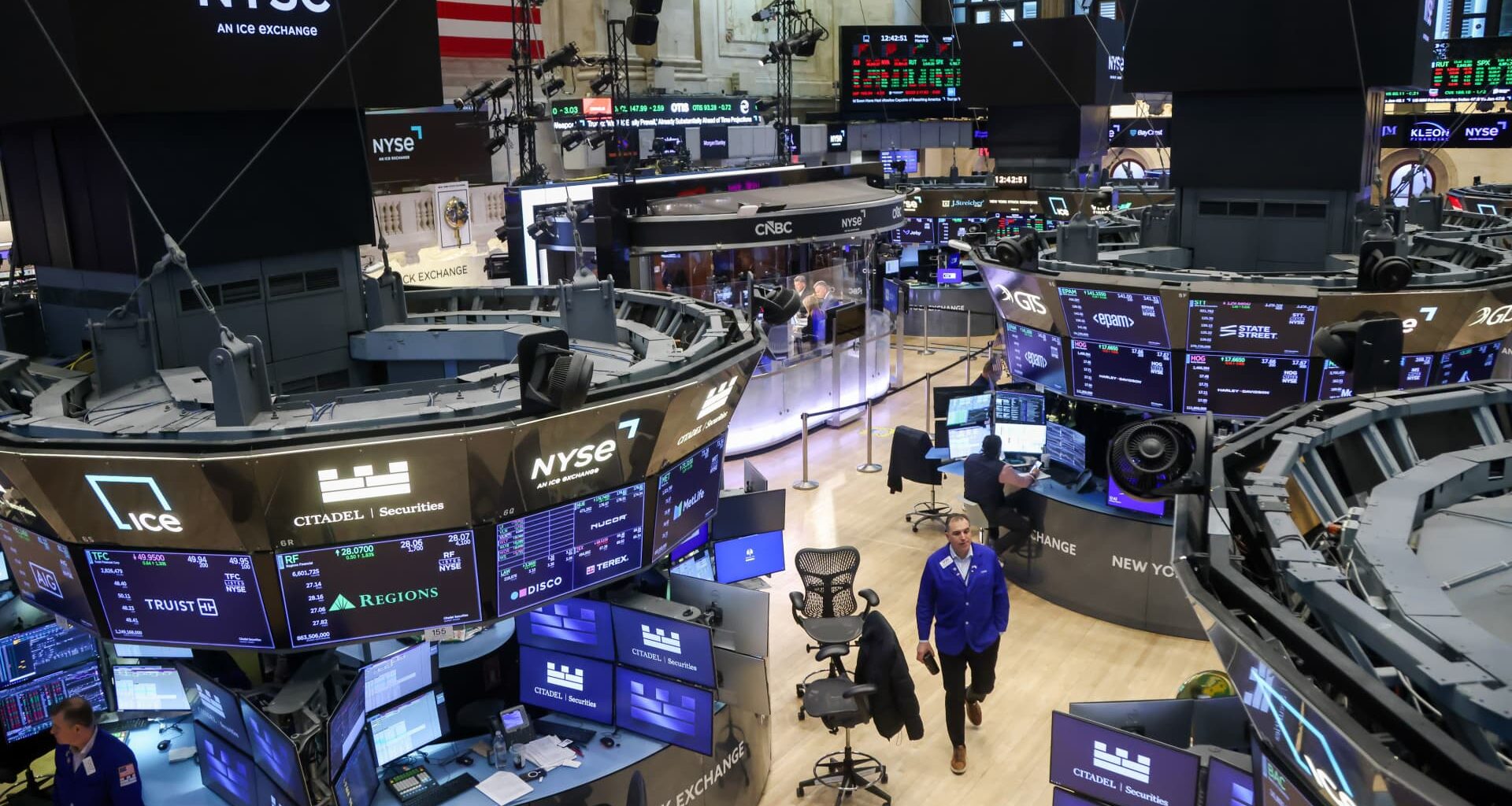 Gas prices hit low-income consumers, falling markets hurt high earners