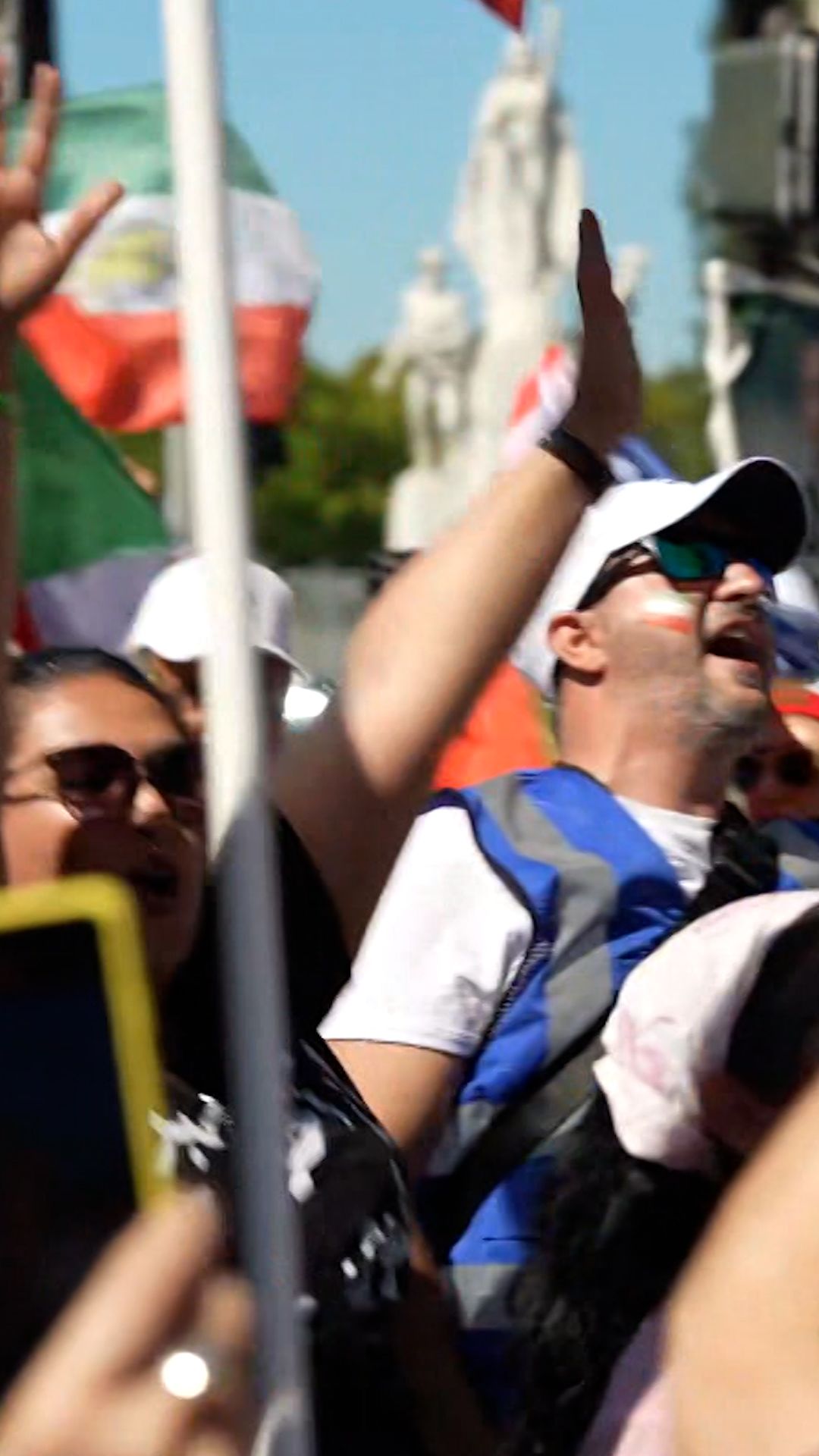 117521_VargasProTrumpRally Clean Thumb.jpg