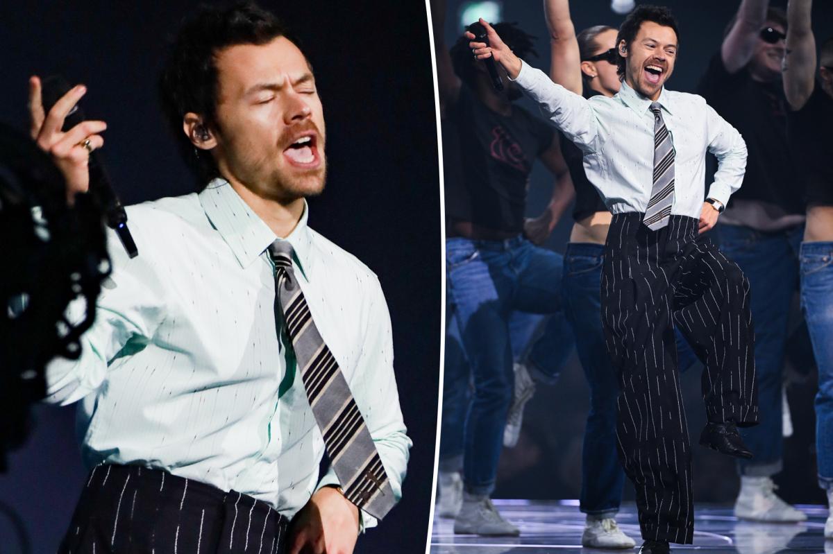 Harry Styles opens 2026 BRIT Awards with show-stopping performance of 'Aperture'