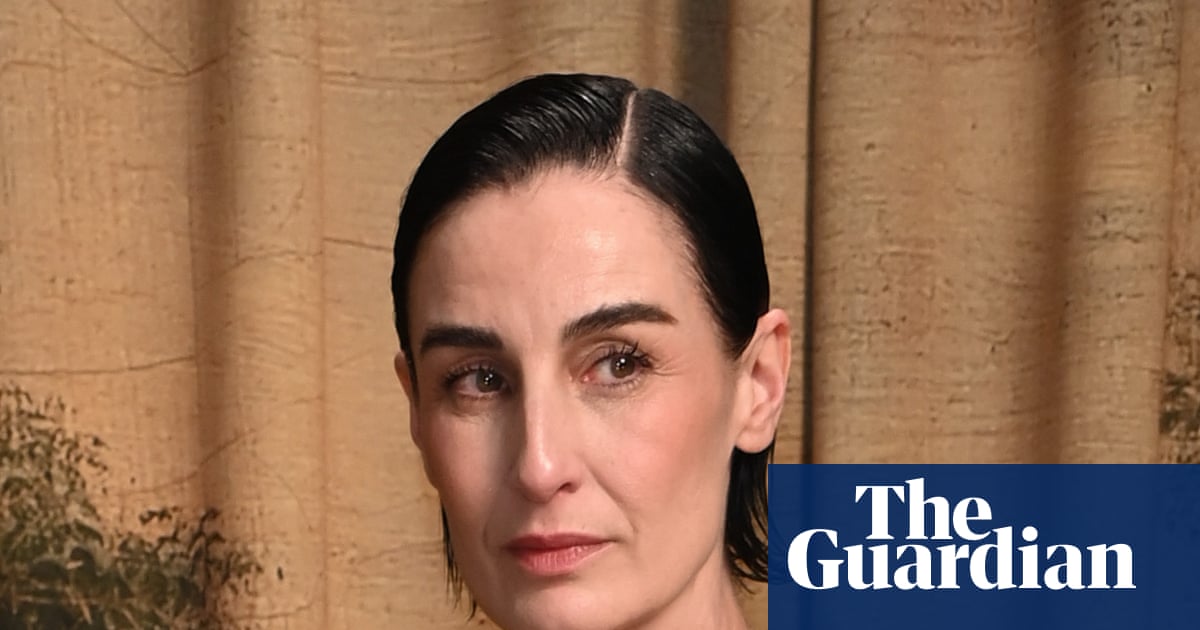 Erin O’Connor says Instagram removed her pregnancy photo for nudity breach | Erin O'Connor