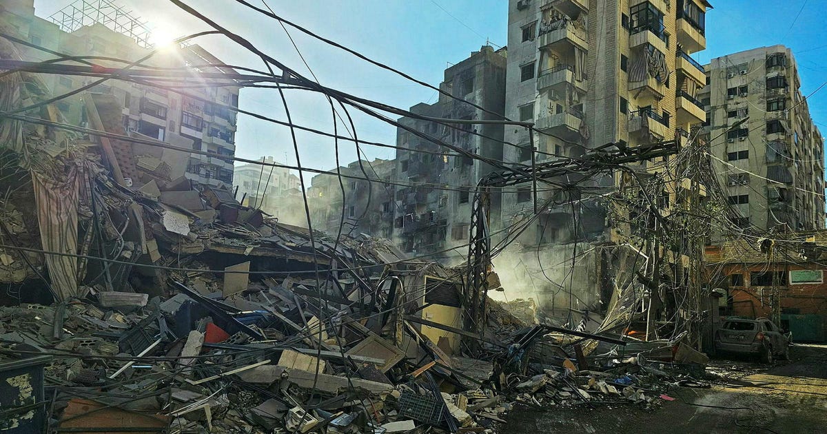 IDF orders mass south Lebanon evacuation; 32 reported killed in Sunday strikes - Haaretz