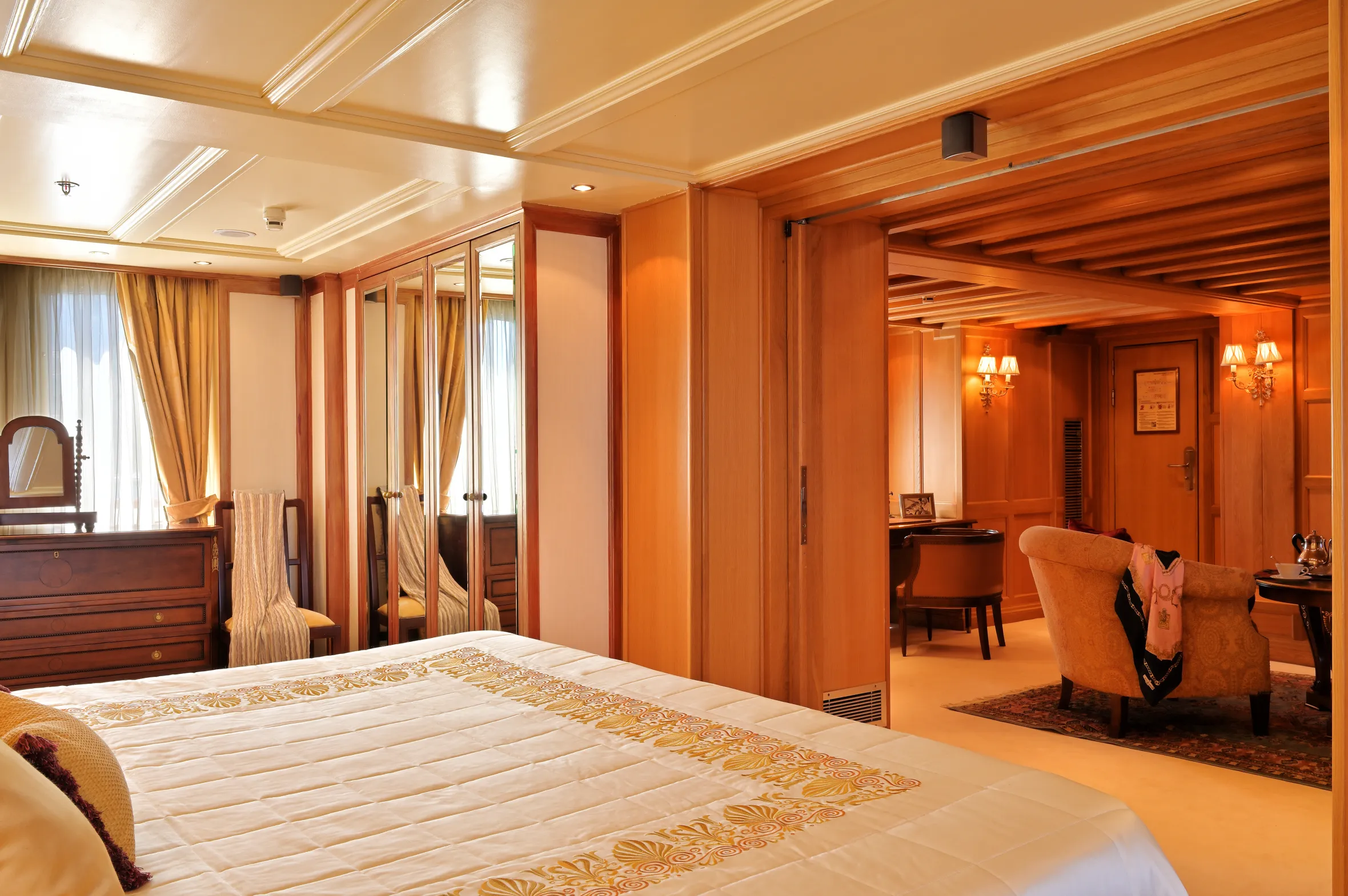 Bedroom on the Christina O yacht.