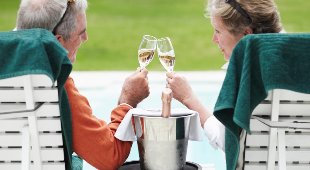 American retirees are trading the 4% rule for the ‘bucket strategy.’ Should you do the same to protect your retirement?