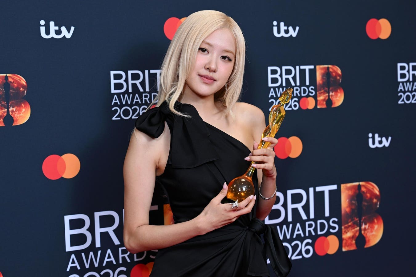 Rosé Makes History For K-Pop With BRIT Awards 2026 Win for 'APT.'